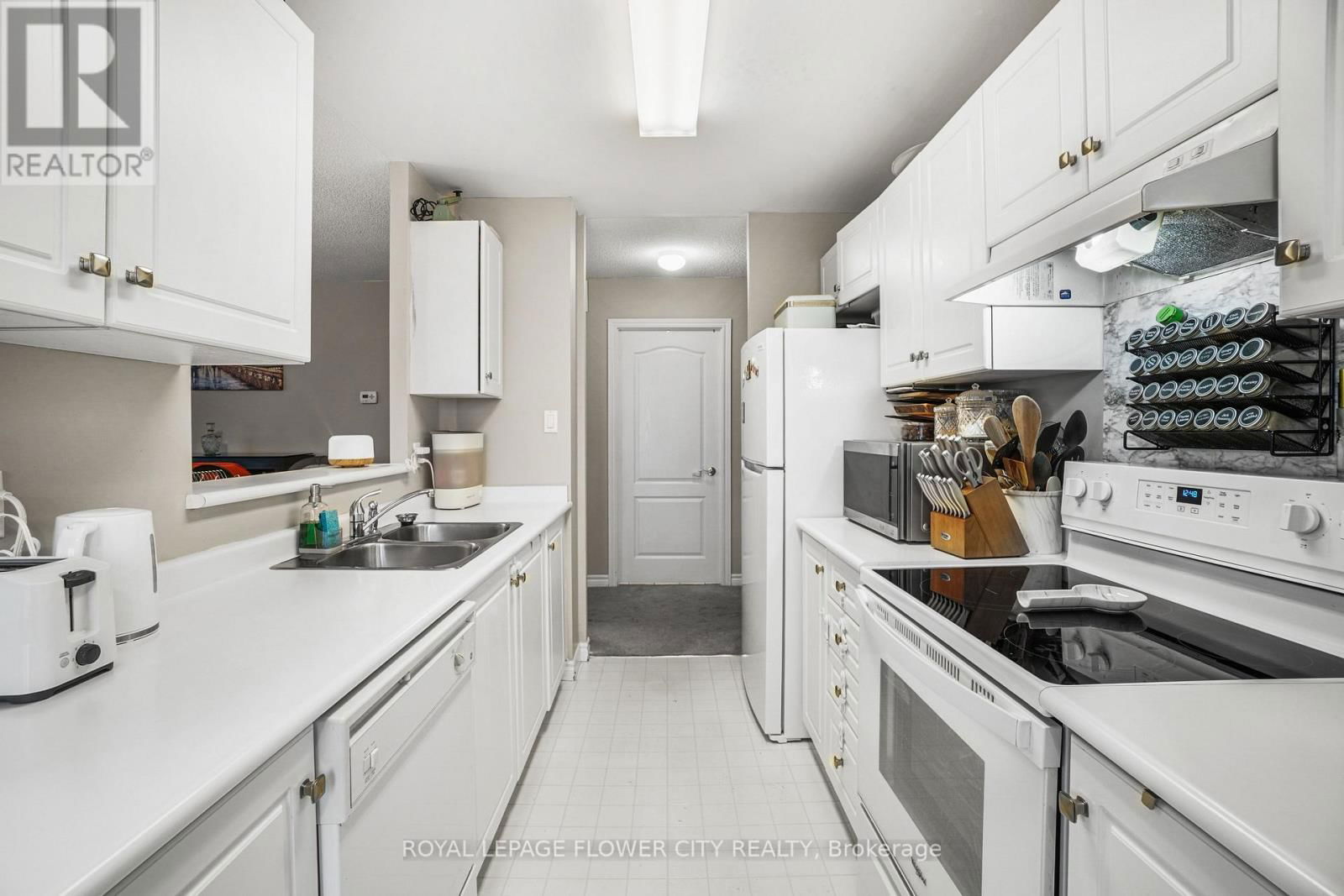 701 - 10 DAYSPRING CIRCLE Image 9