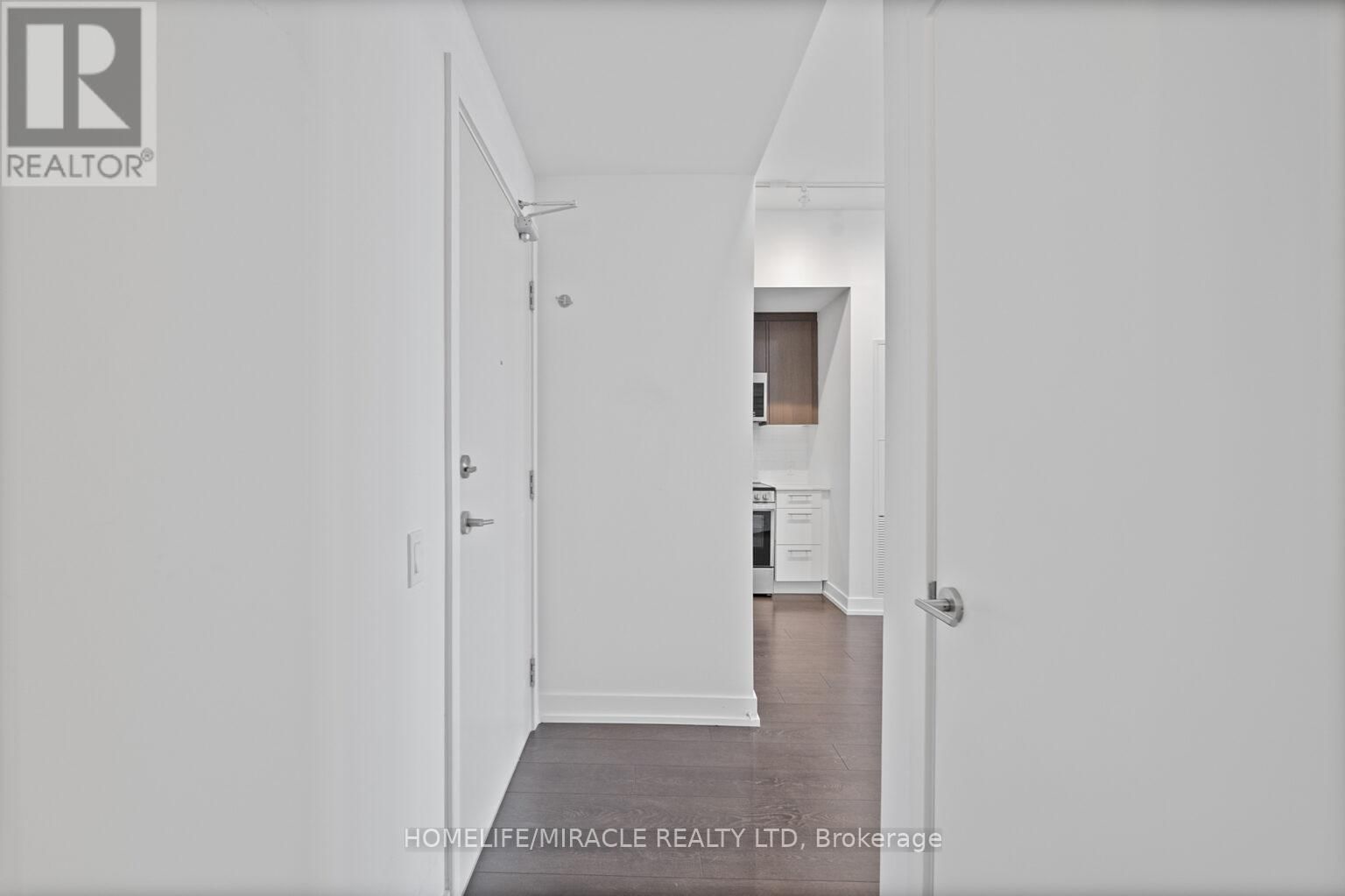 807 - 225 VETERANS DRIVE Image 10