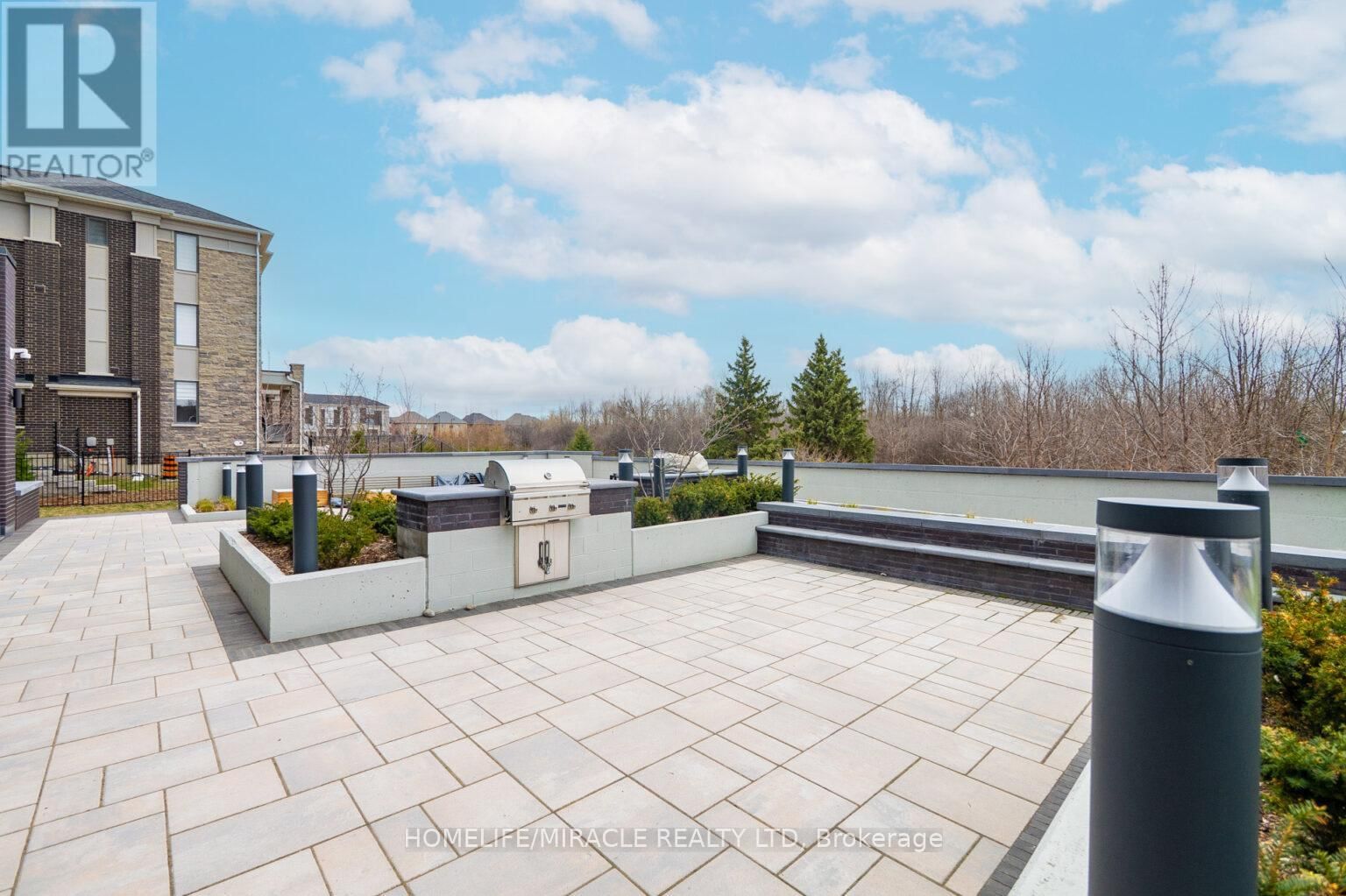 807 - 225 VETERANS DRIVE Image 26