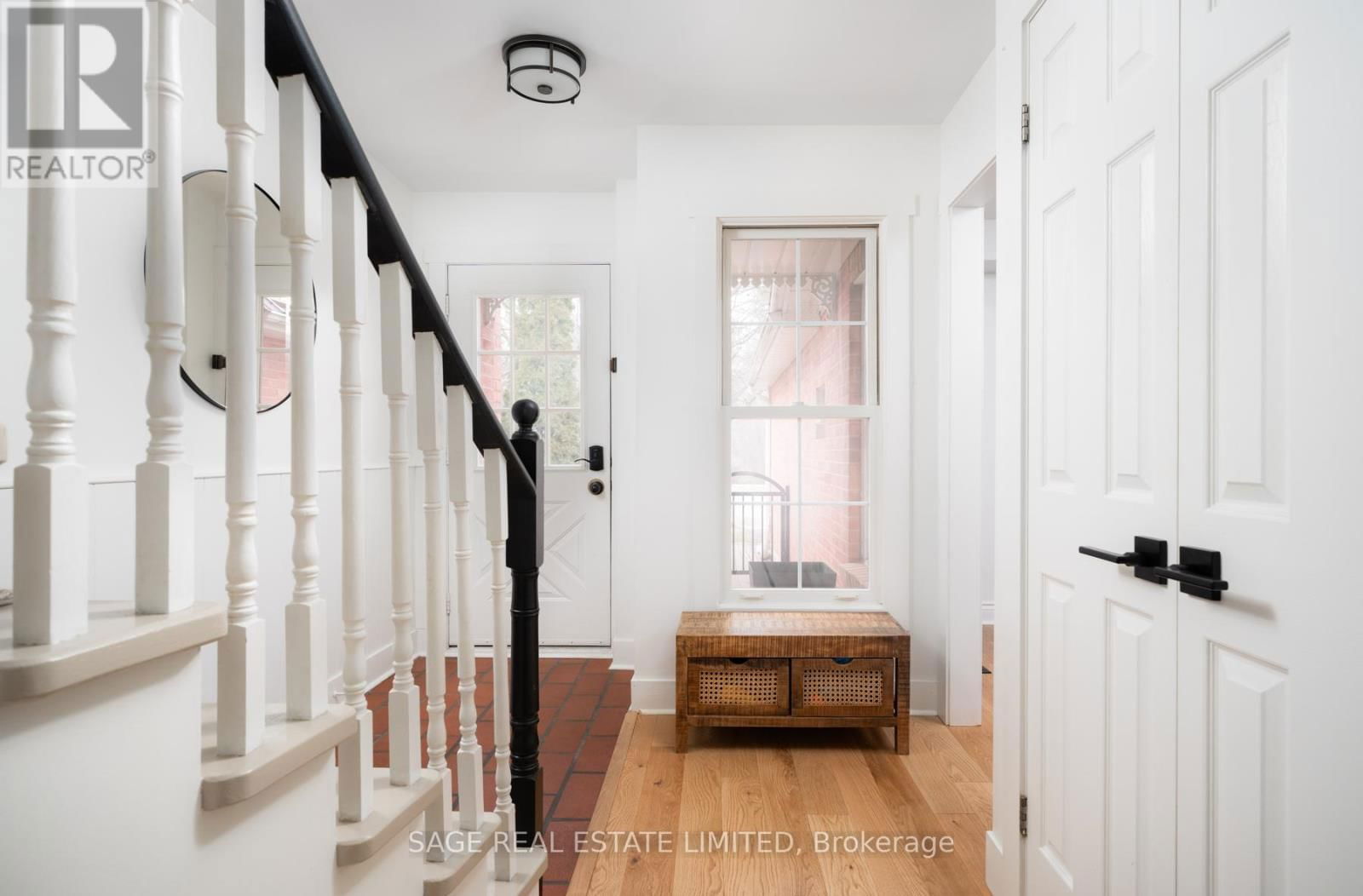 1194 MCCRANEY STREET EAST Image 2