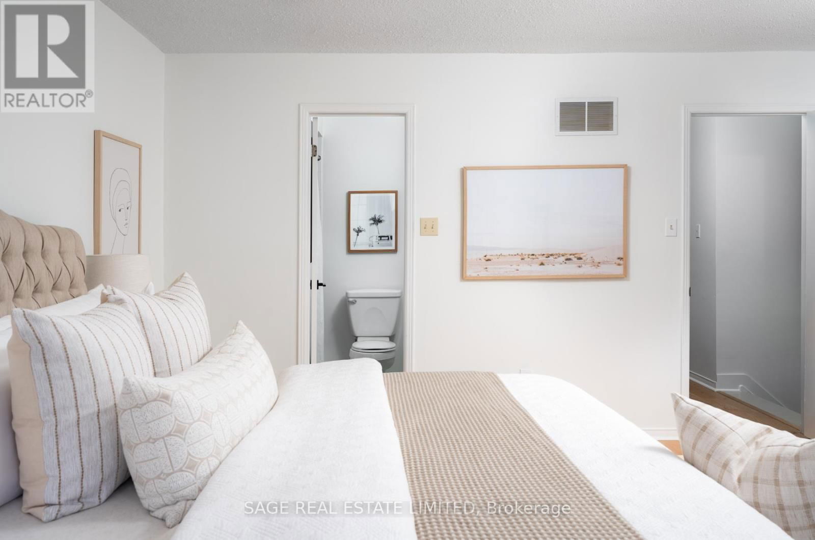 1194 MCCRANEY STREET EAST Image 23