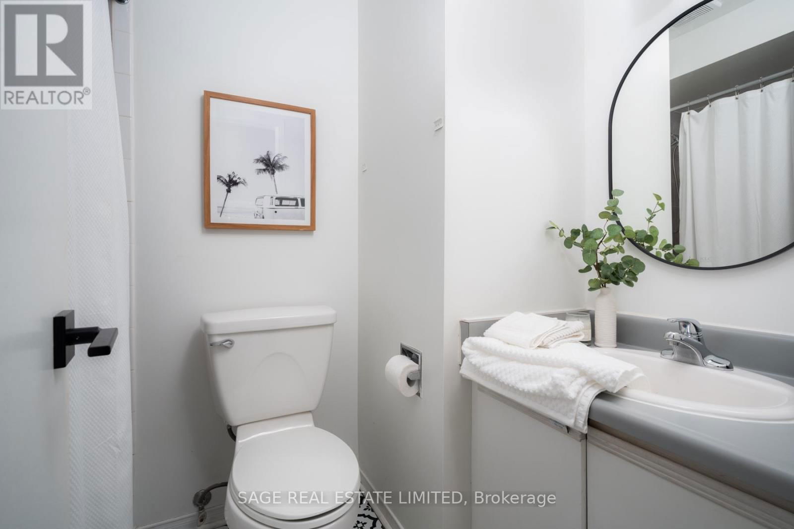 1194 MCCRANEY STREET EAST Image 24
