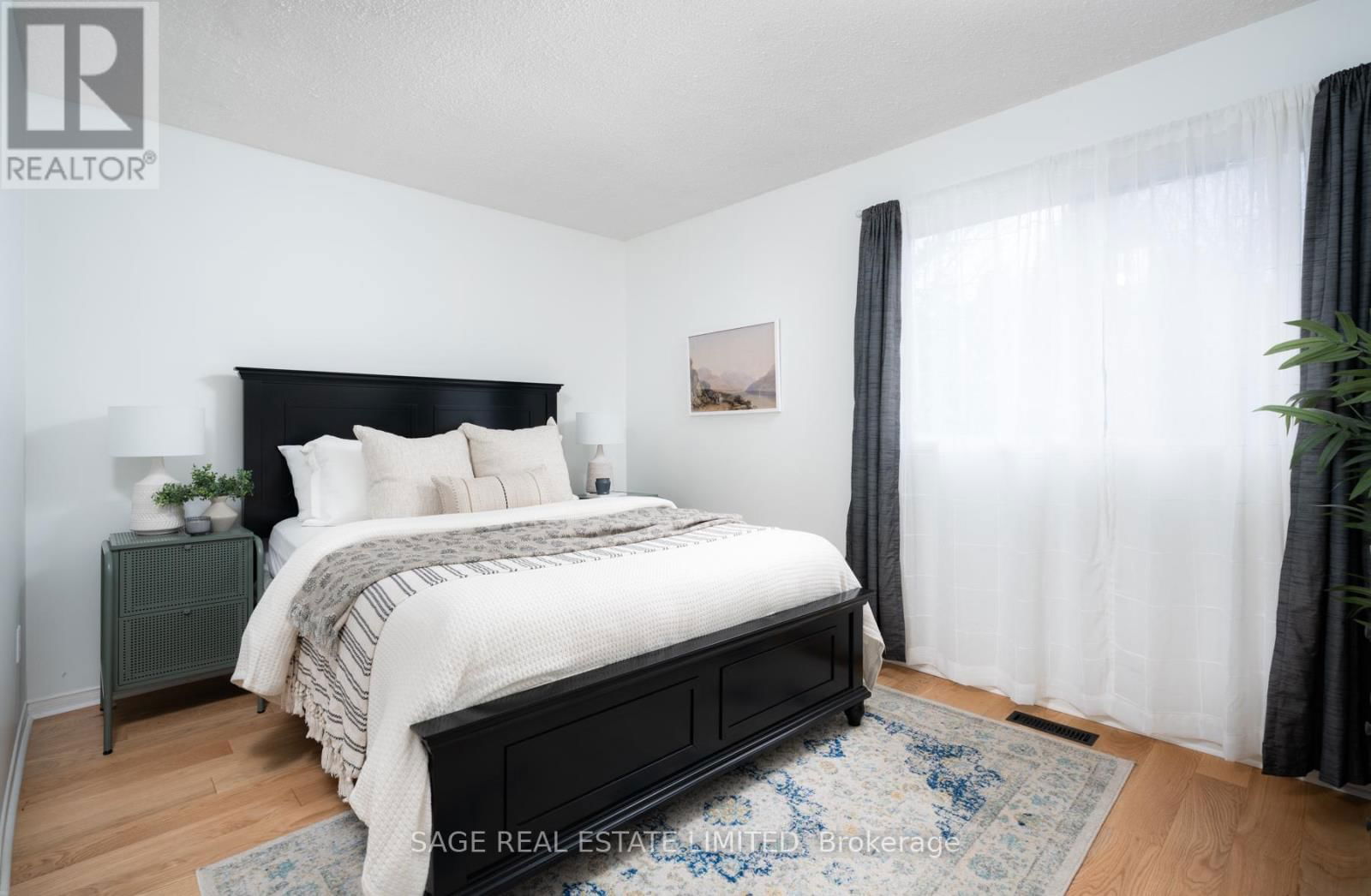 1194 MCCRANEY STREET EAST Image 29