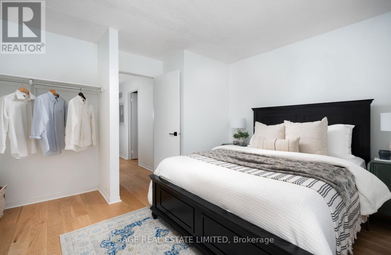 1194 MCCRANEY STREET EAST Image 30