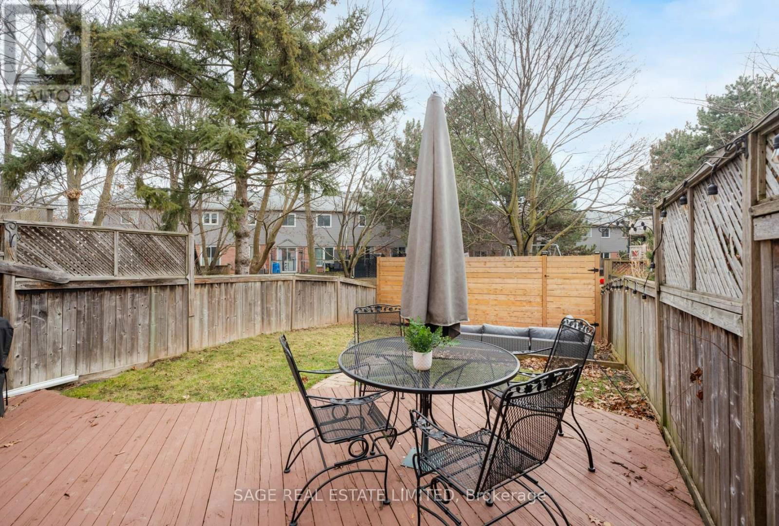 1194 MCCRANEY STREET EAST Image 31