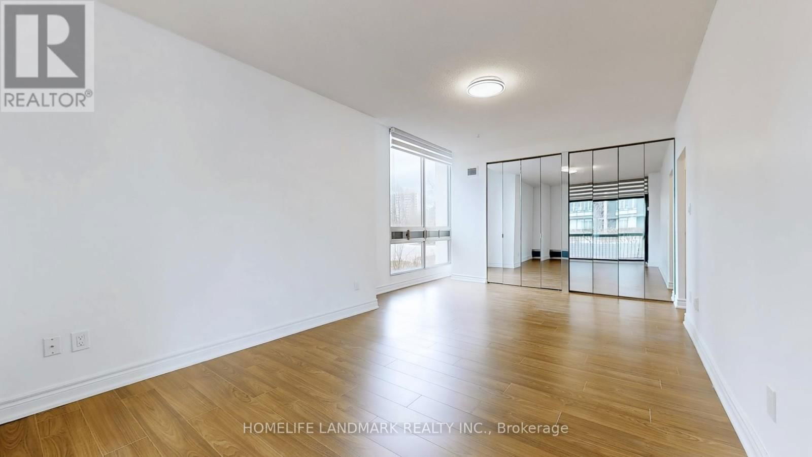107 - 2185 MARINE DRIVE Image 14