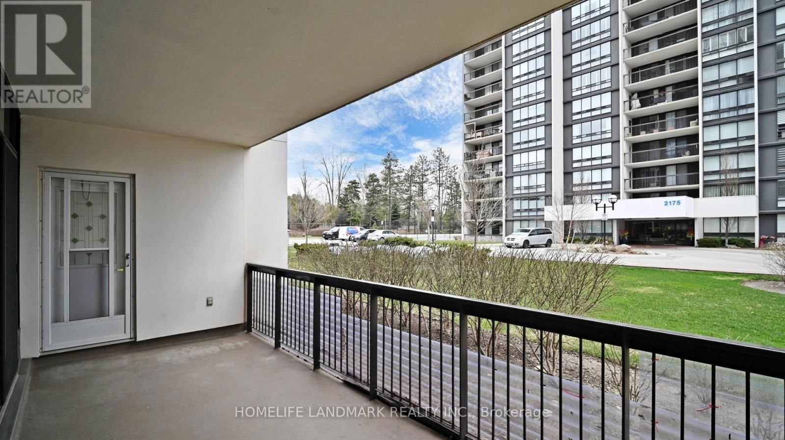 107 - 2185 MARINE DRIVE Image 28