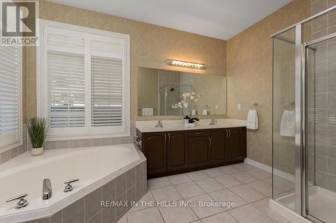 27 - 2165 STAVEBANK ROAD Image 32