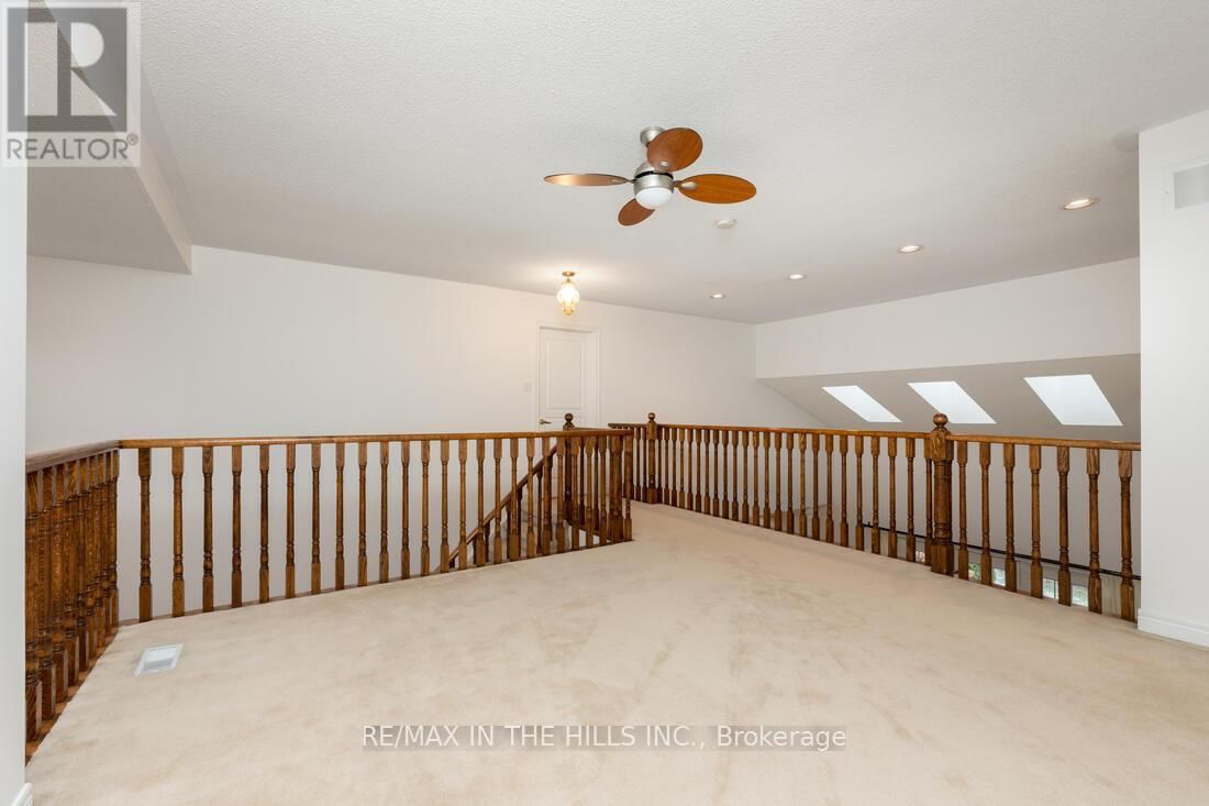 27 - 2165 STAVEBANK ROAD Image 37
