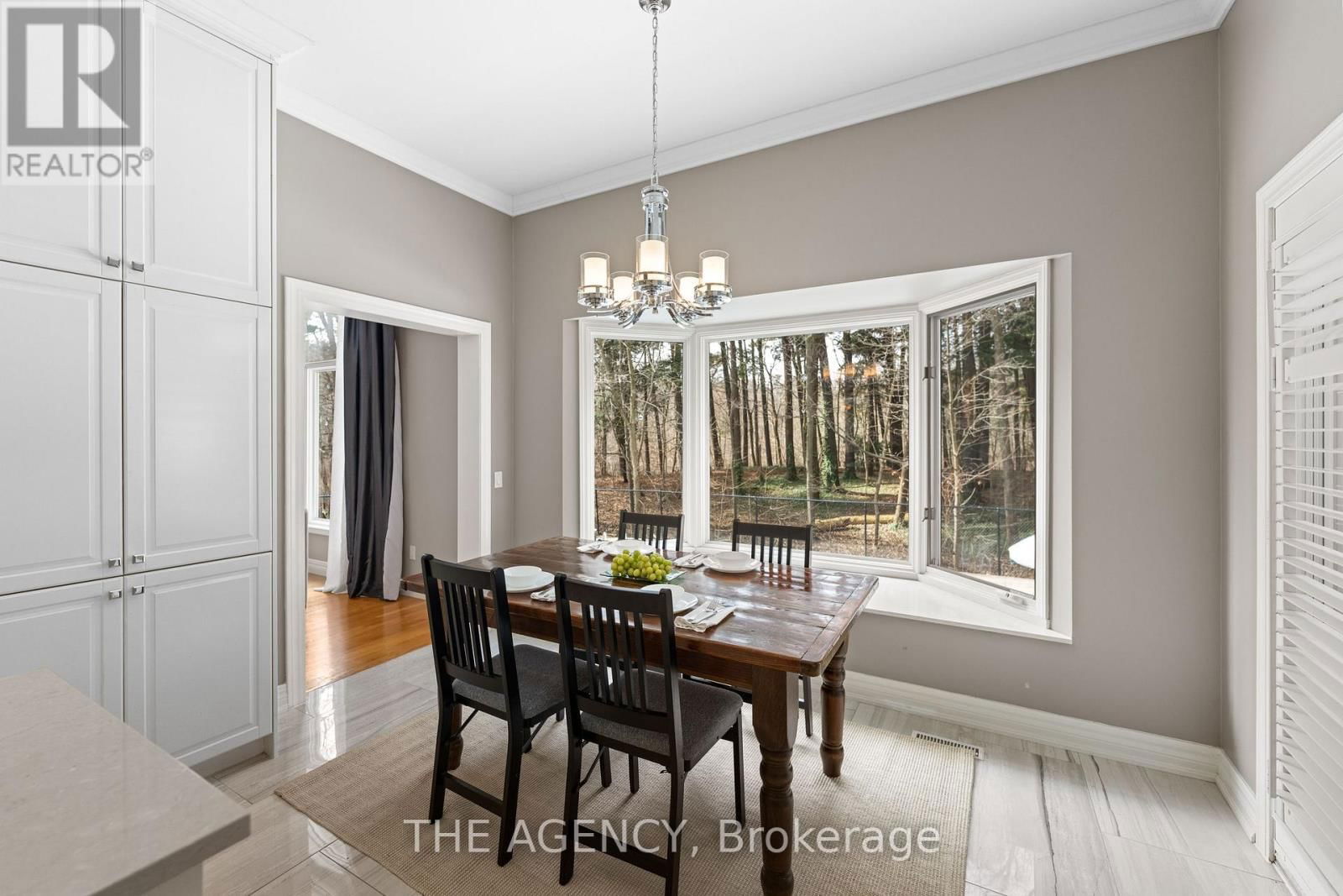 810 BELHAVEN CRESCENT Image 11