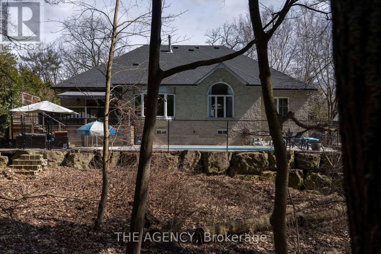 810 BELHAVEN CRESCENT Image 32