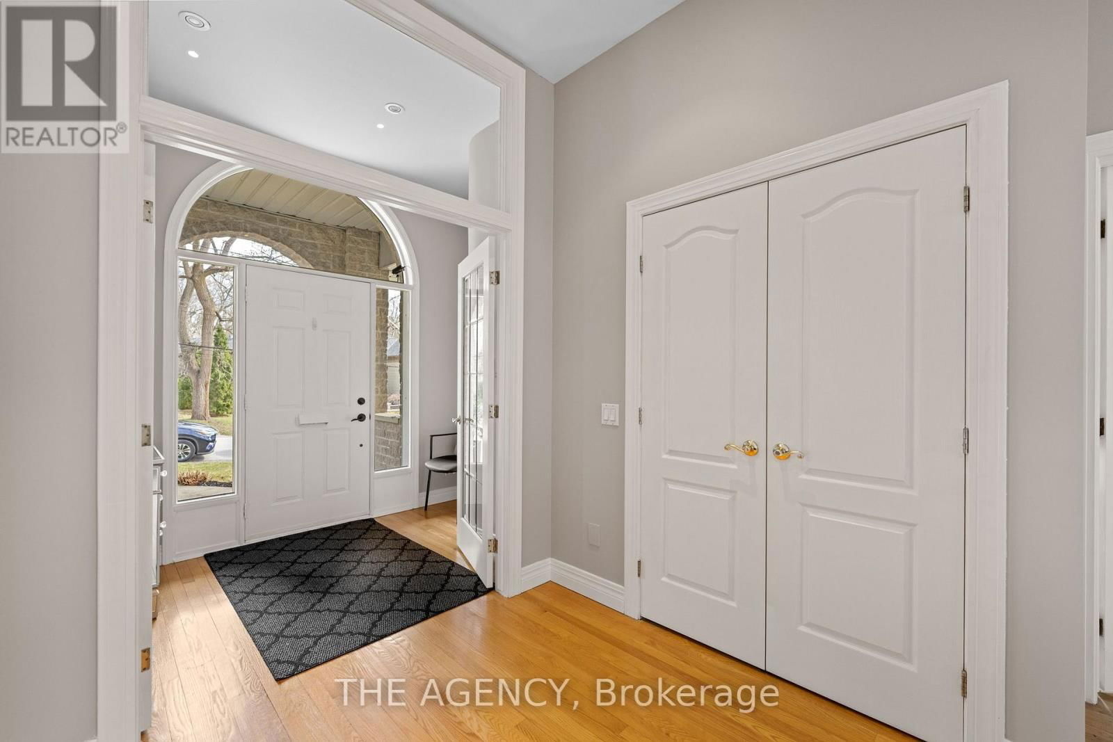 810 BELHAVEN CRESCENT Image 5