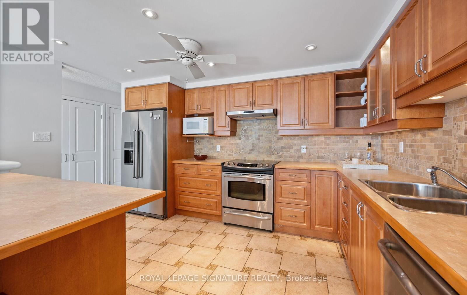 1508 - 2175 MARINE DRIVE Image 15