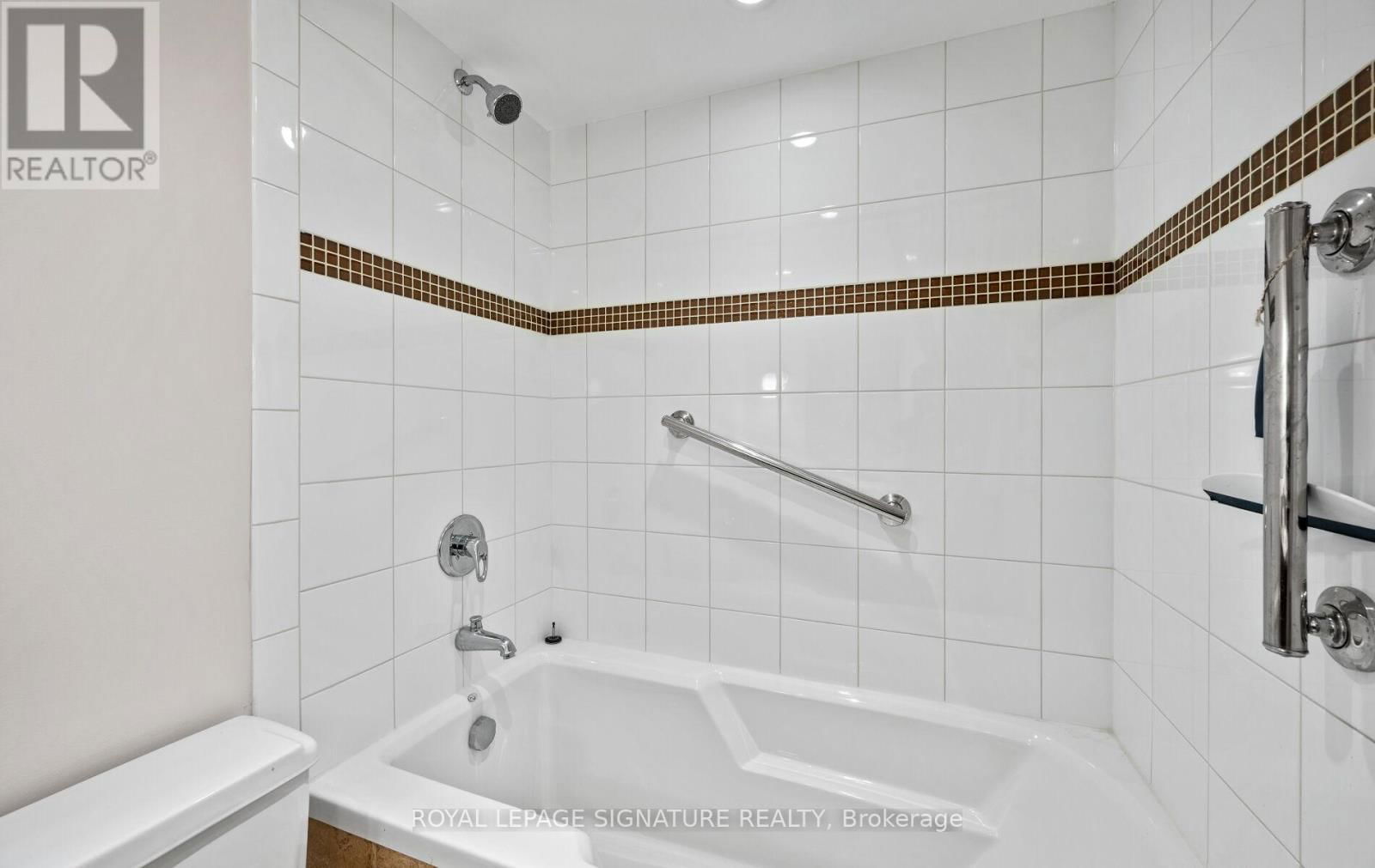 1508 - 2175 MARINE DRIVE Image 30