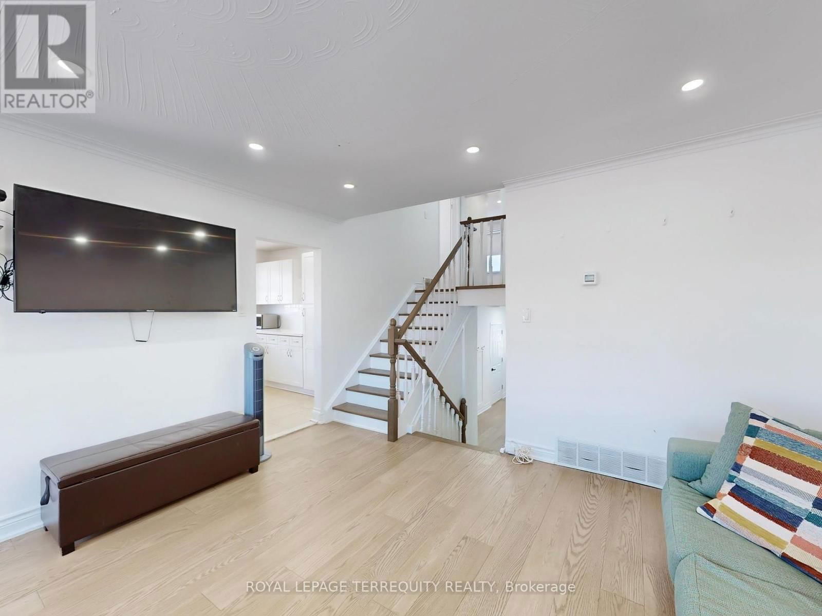 28 PETERSON DRIVE Image 12