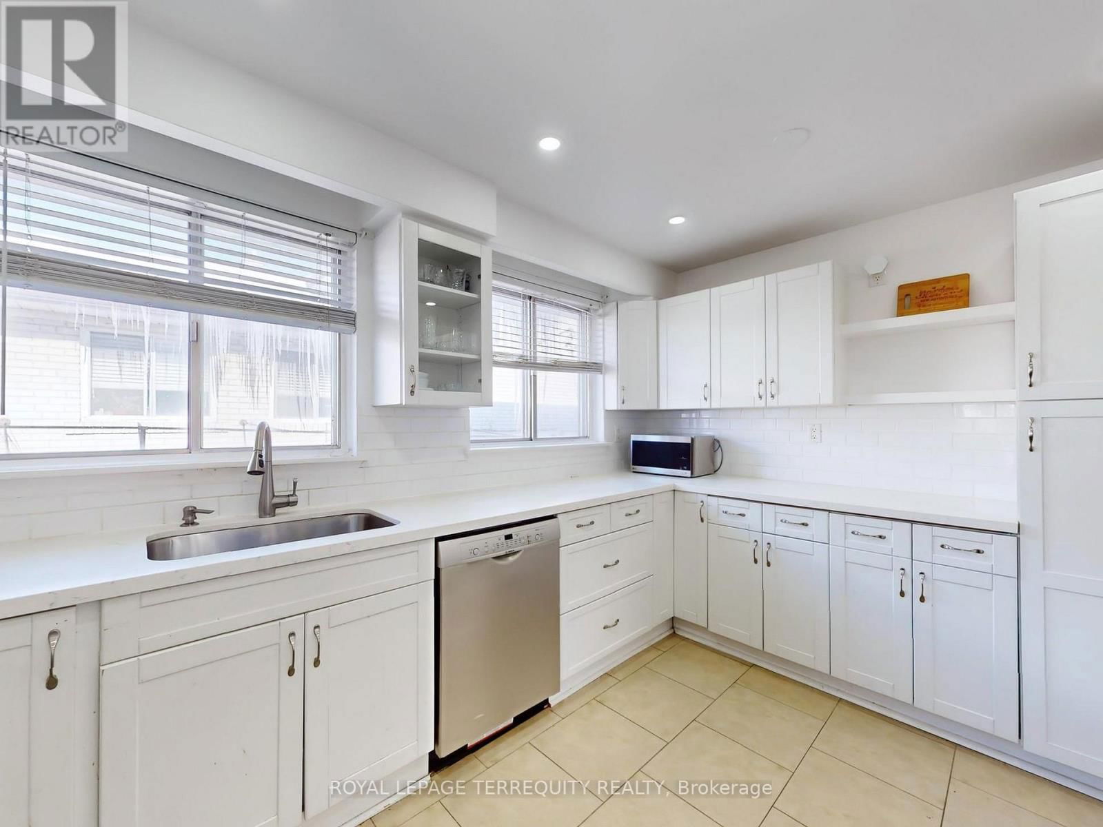 28 PETERSON DRIVE Image 15
