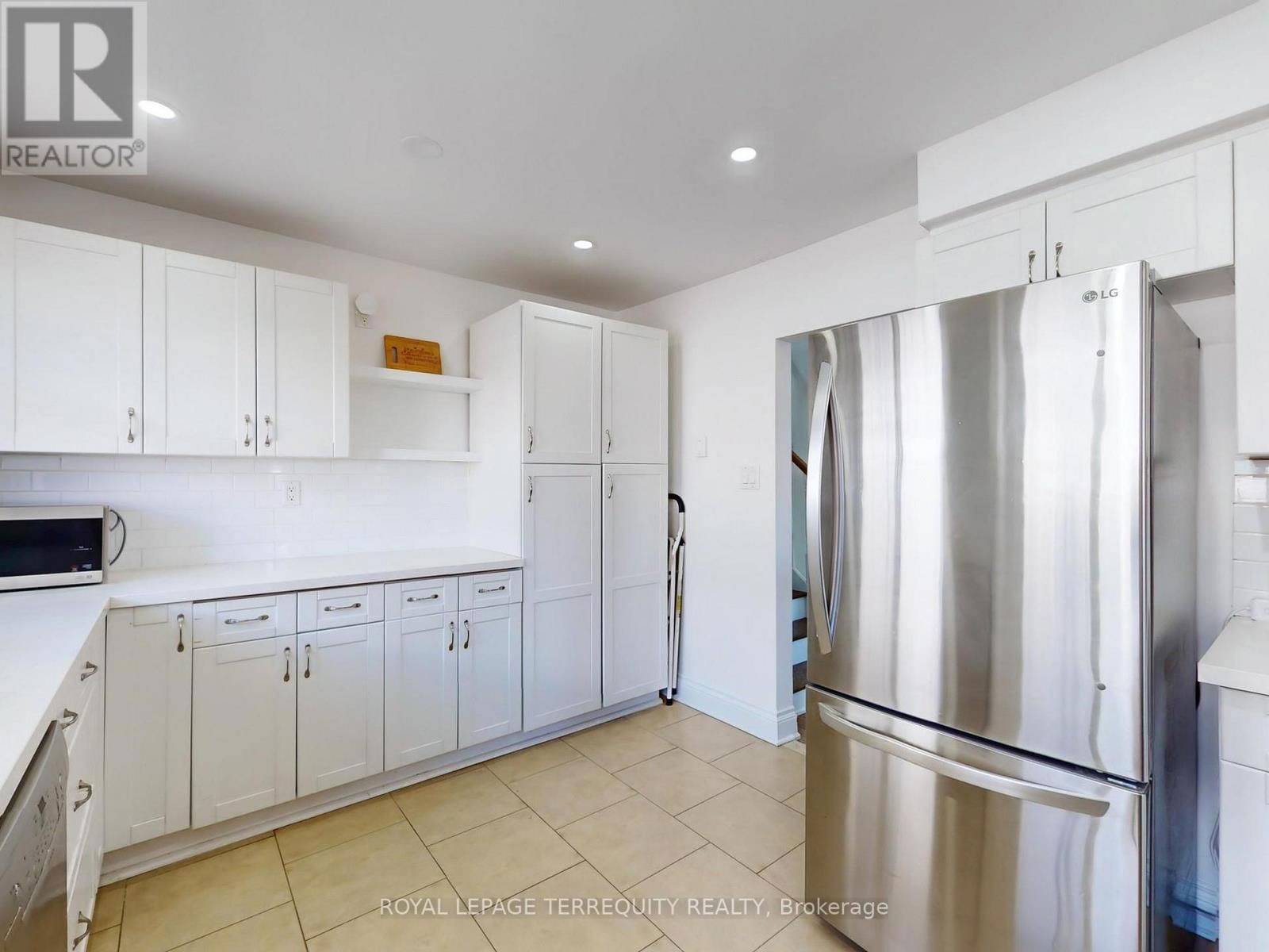 28 PETERSON DRIVE Image 16