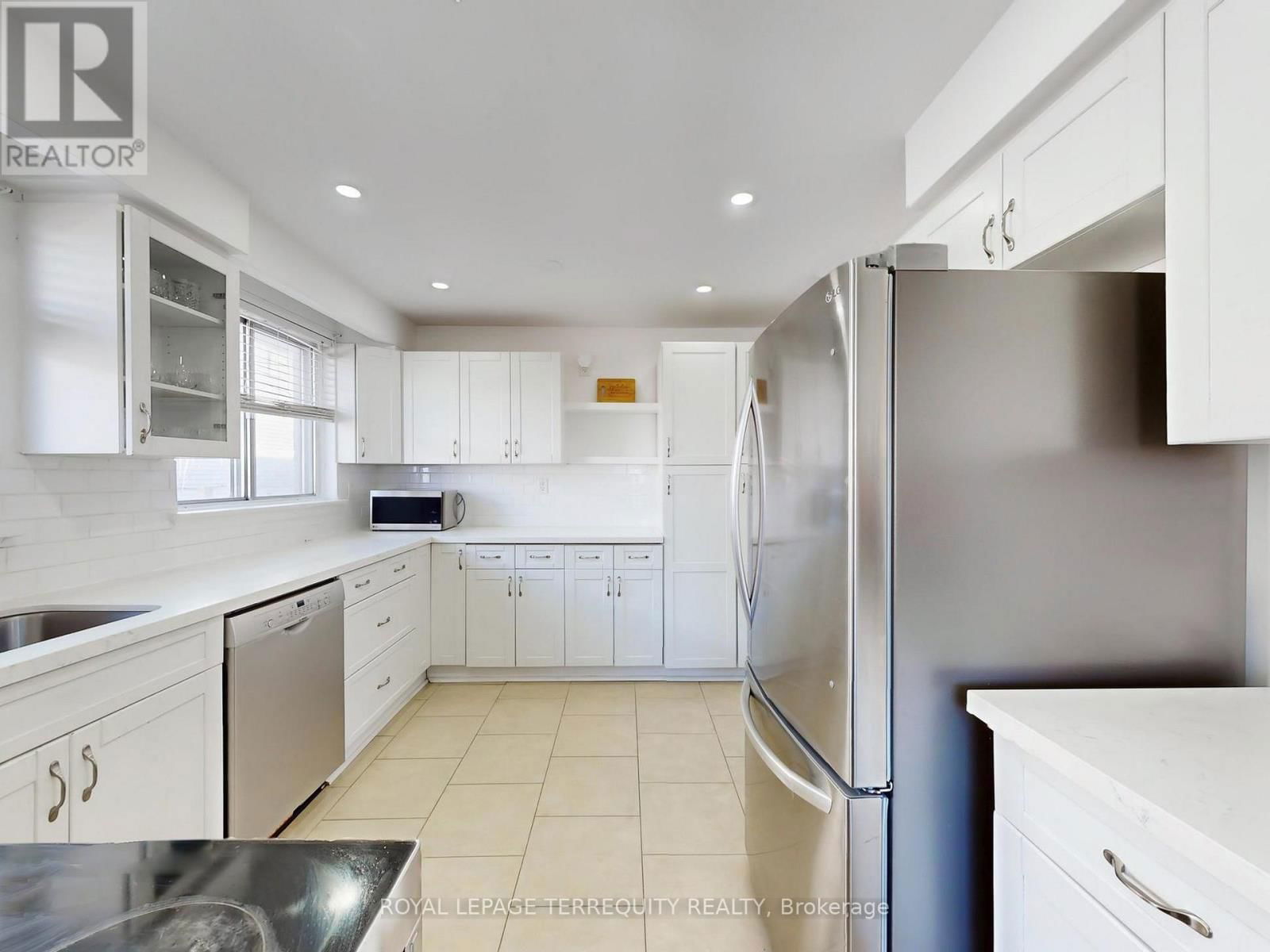 28 PETERSON DRIVE Image 17