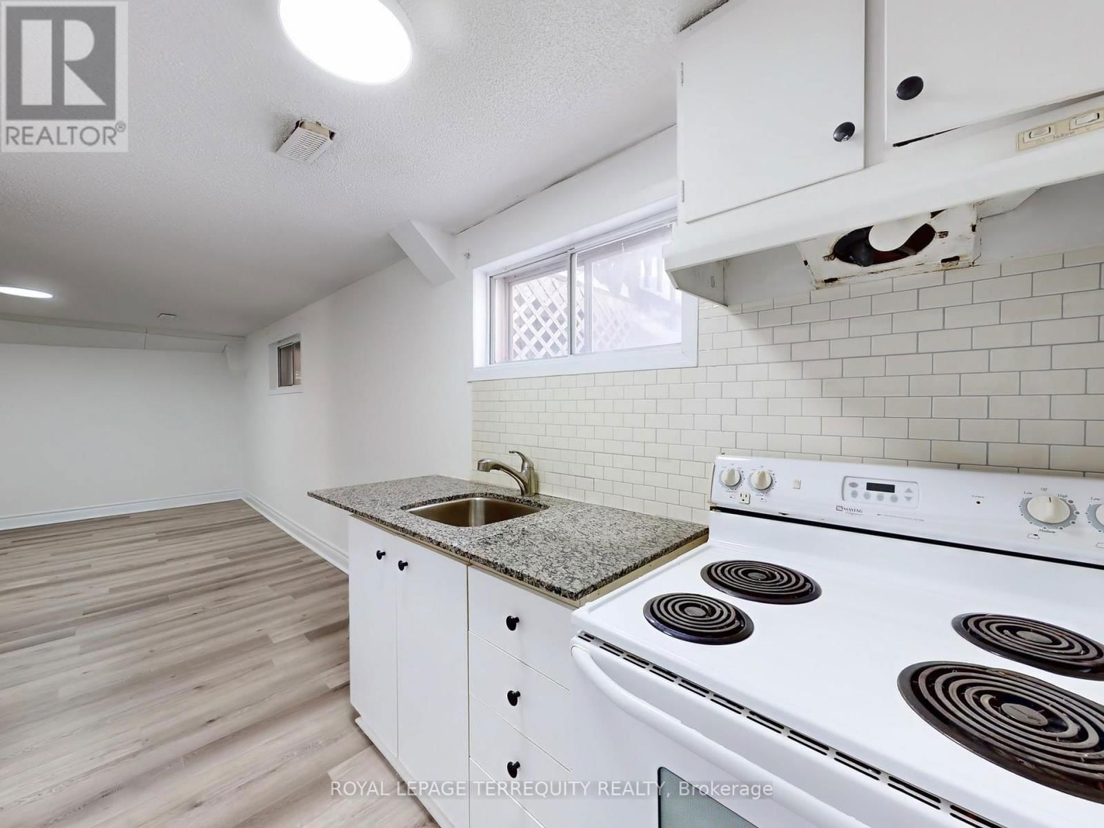 28 PETERSON DRIVE Image 32