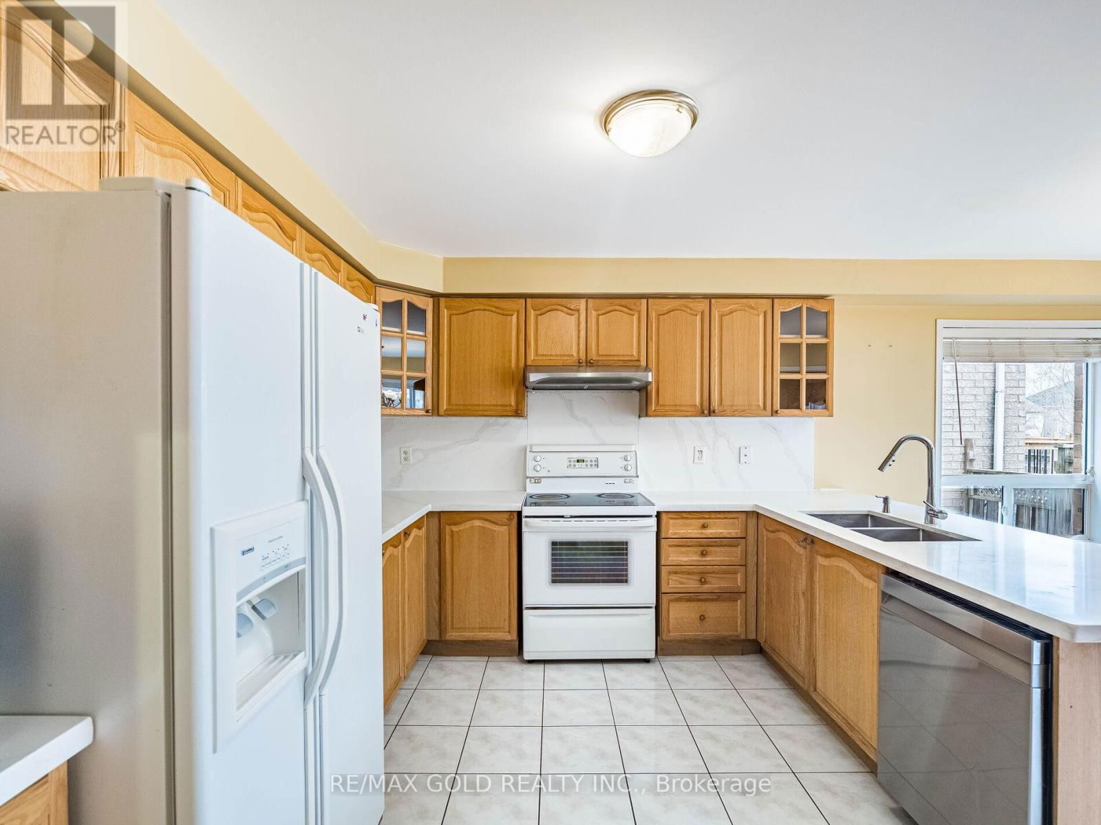 181 BRISDALE DRIVE Image 17