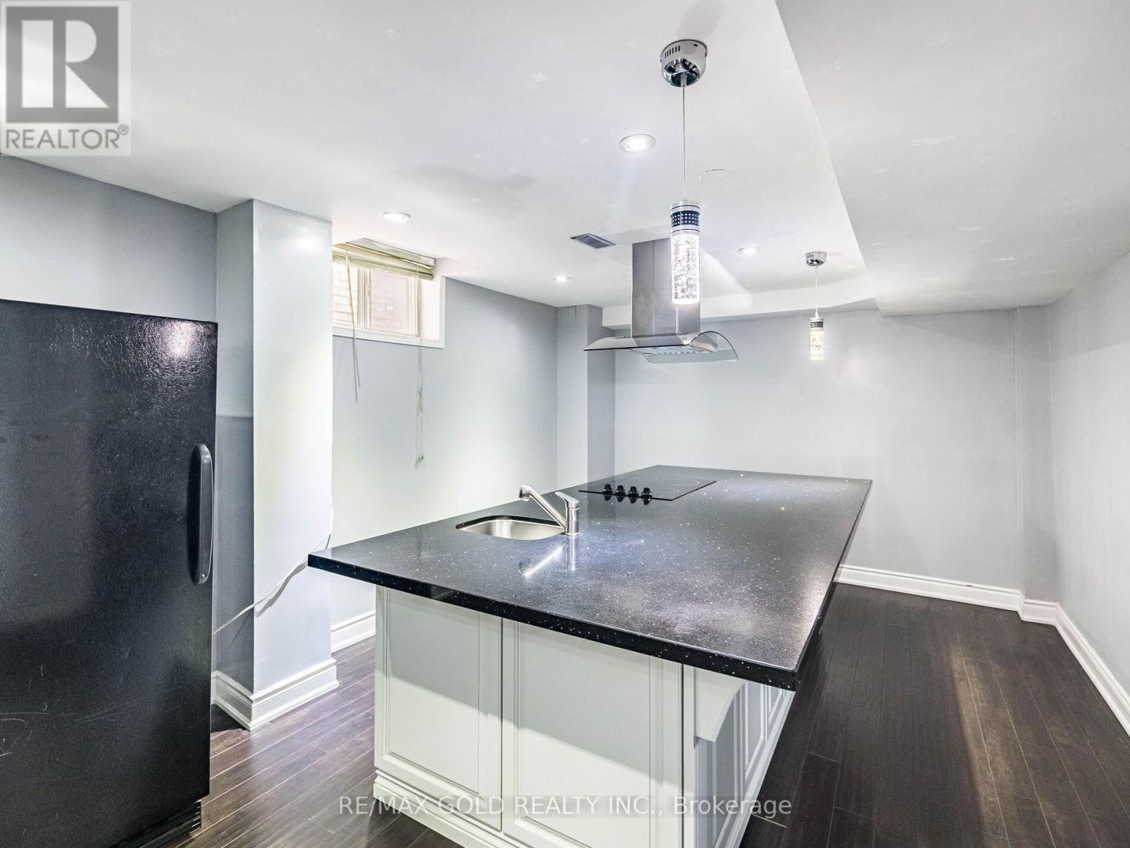 181 BRISDALE DRIVE Image 35