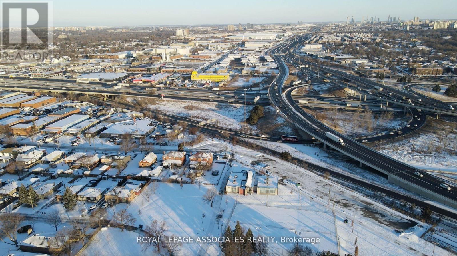 89 PORTAGE AVENUE Image 13