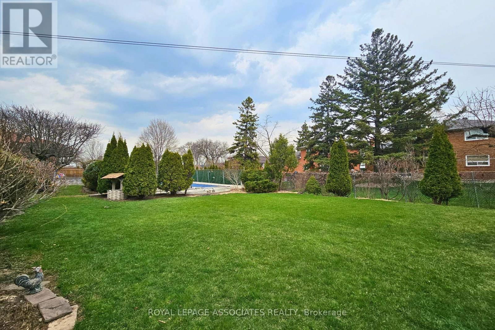 89 PORTAGE AVENUE Image 4
