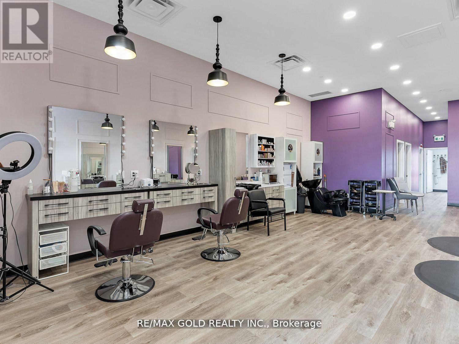 7 - 3450 PLATINUM DRIVE Image 3