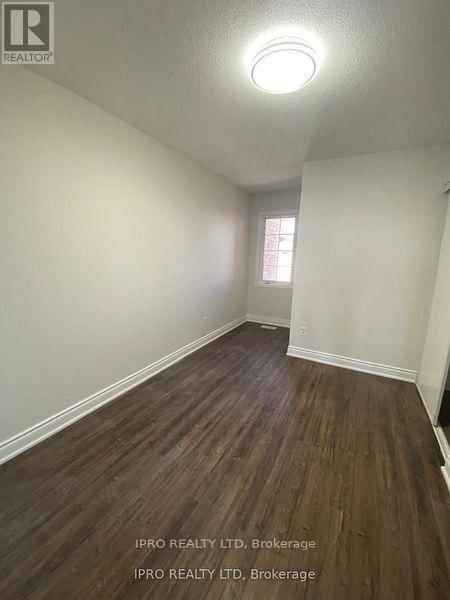 3414 REDPATH CIRCLE Image 3