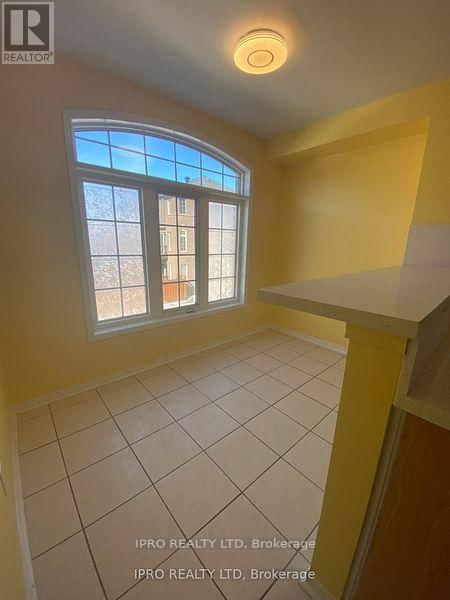 3414 REDPATH CIRCLE Image 4