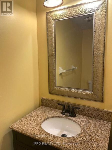 3414 REDPATH CIRCLE Image 9