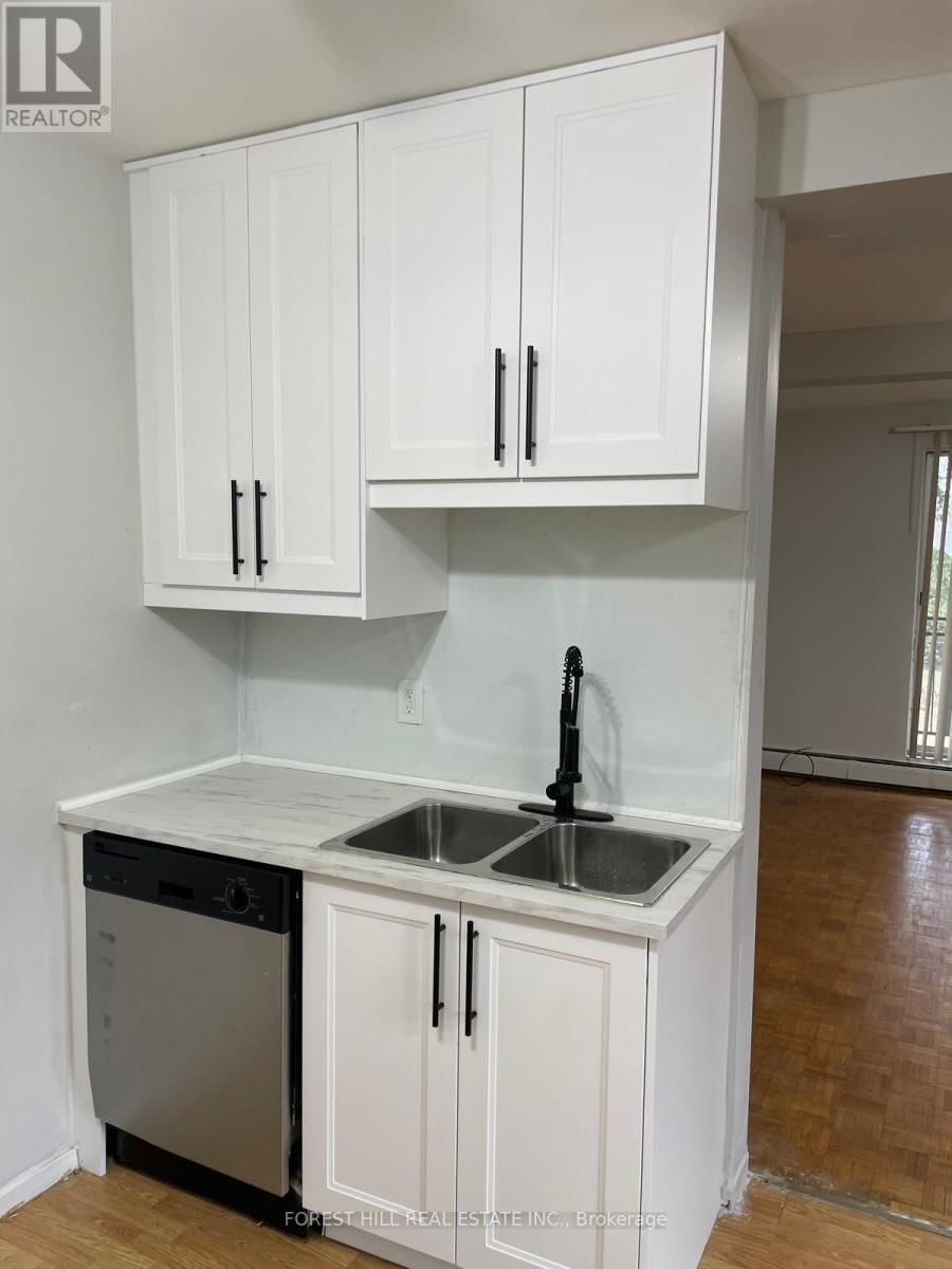 1 - 2128 GHENT AVENUE Image 6