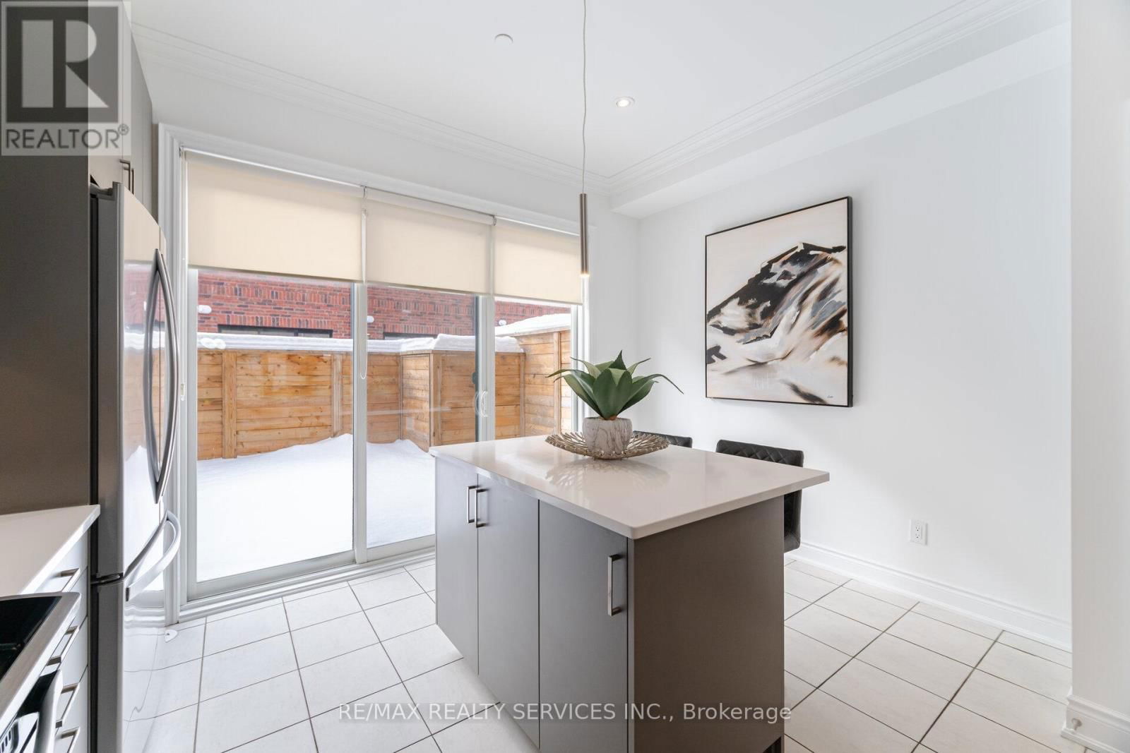 25 - 80 DAISY AVENUE Image 15