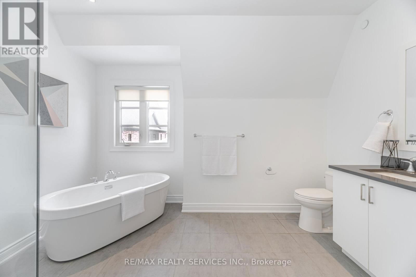 25 - 80 DAISY AVENUE Image 37