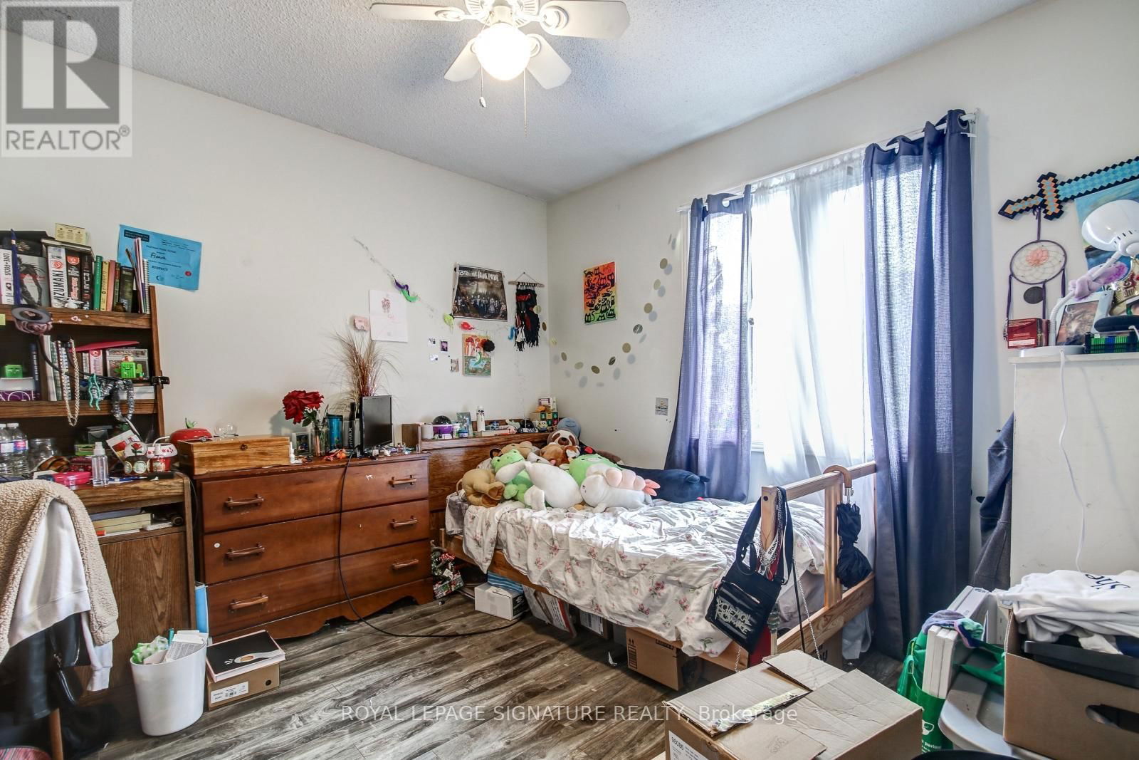 4188 MARTLEN CRESCENT Image 18