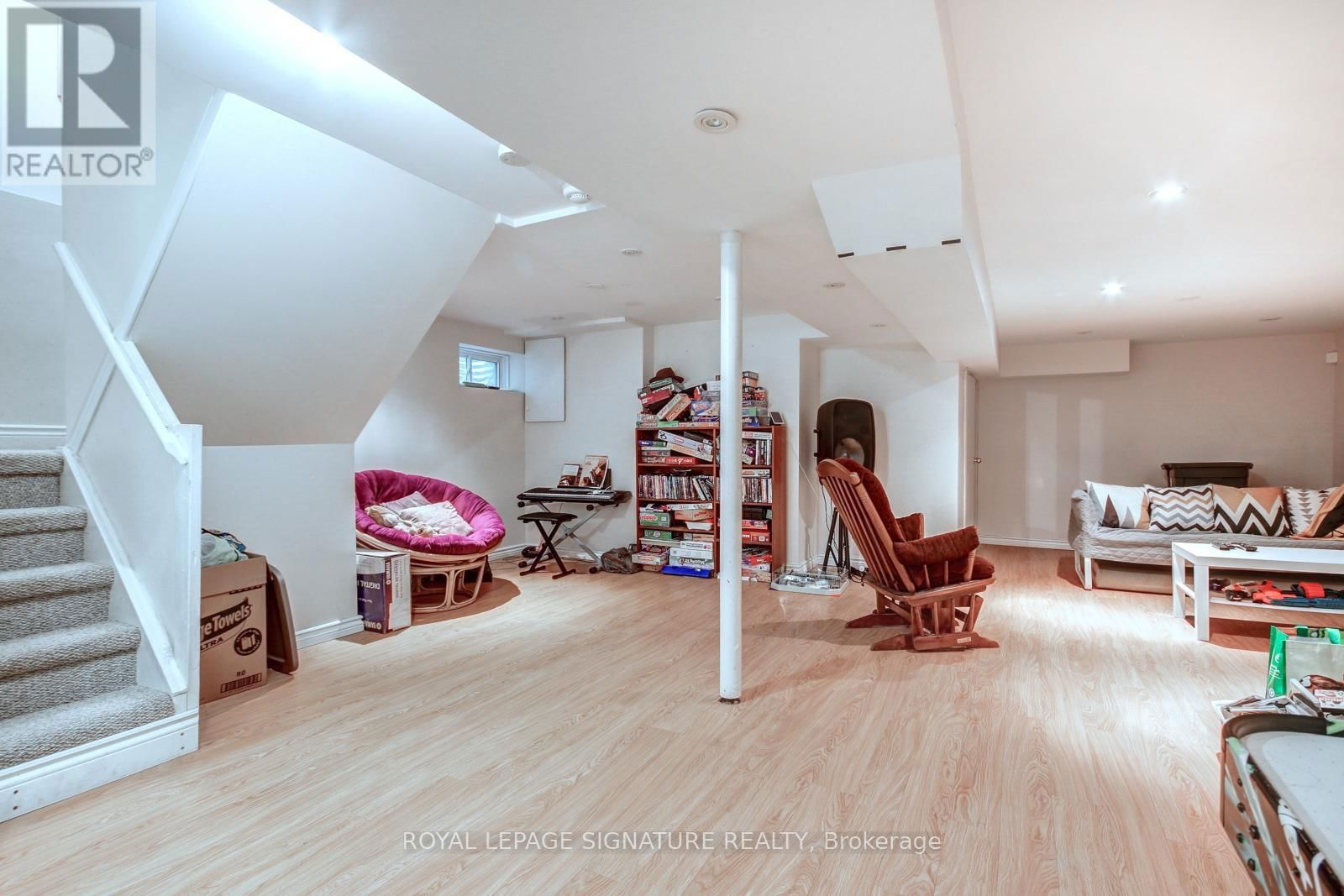 4188 MARTLEN CRESCENT Image 22