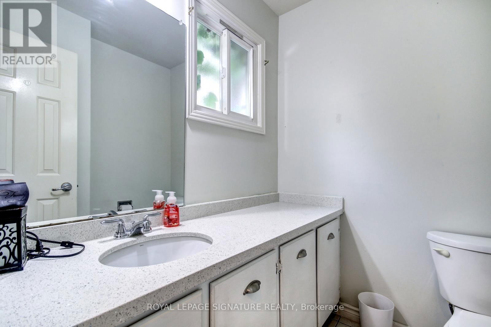 4188 MARTLEN CRESCENT Image 4