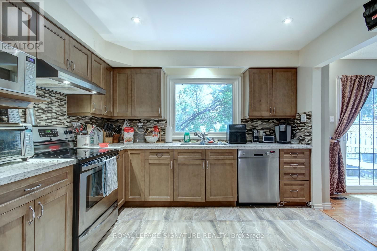 4188 MARTLEN CRESCENT Image 9