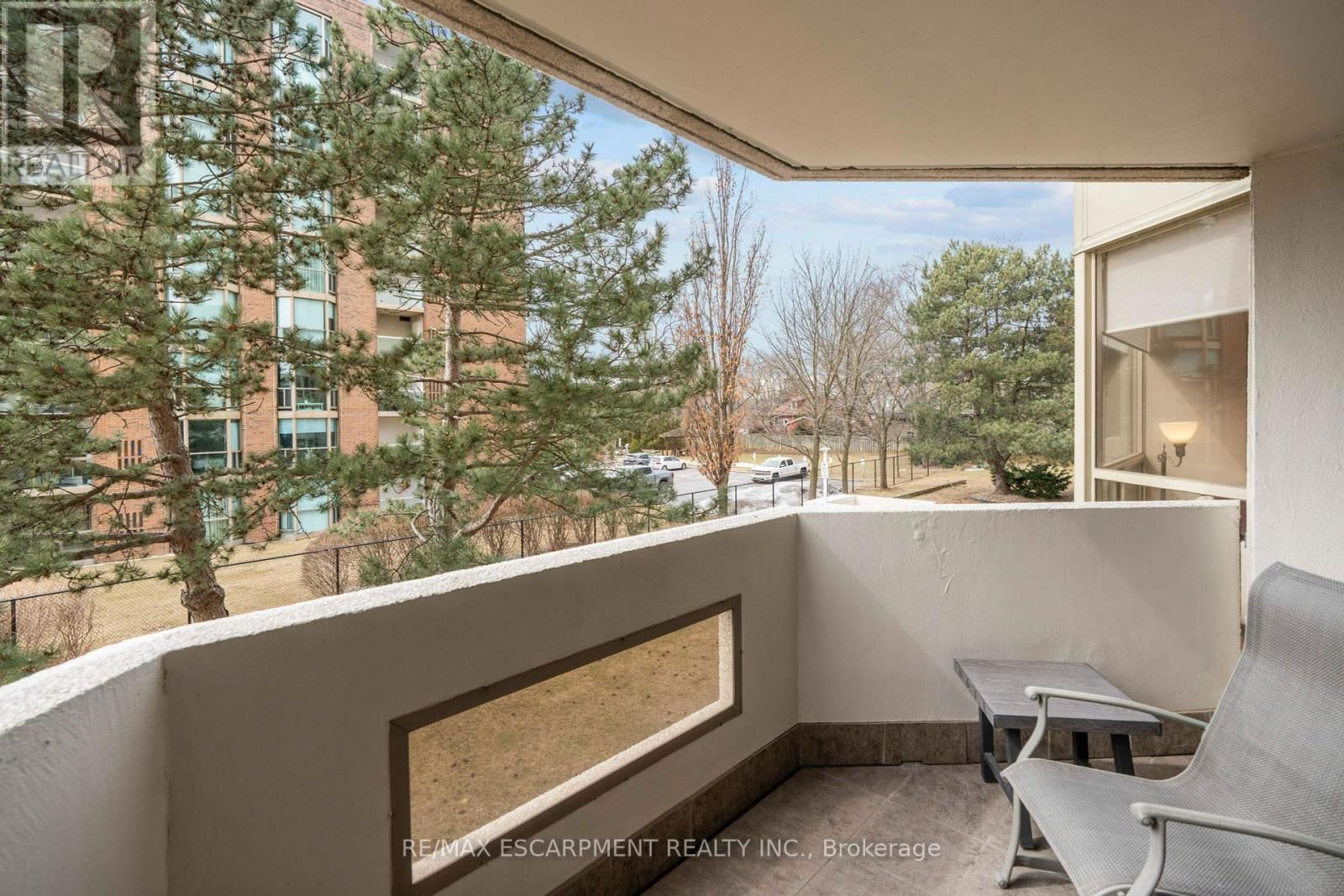 208 - 1237 NORTH SHORE BOULEVARD EAST Image 34
