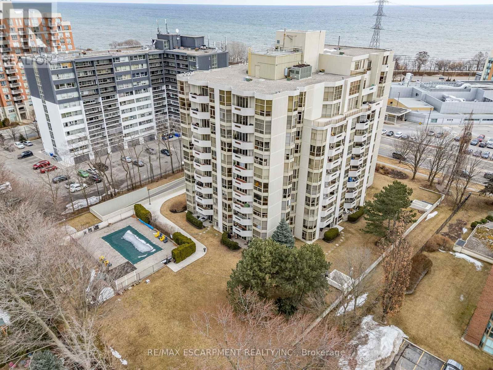 208 - 1237 NORTH SHORE BOULEVARD EAST Image 38