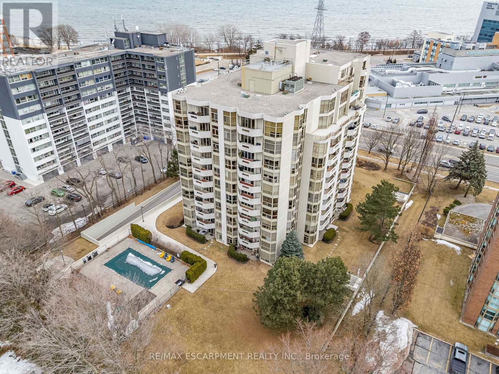 208 - 1237 NORTH SHORE BOULEVARD EAST Image 39