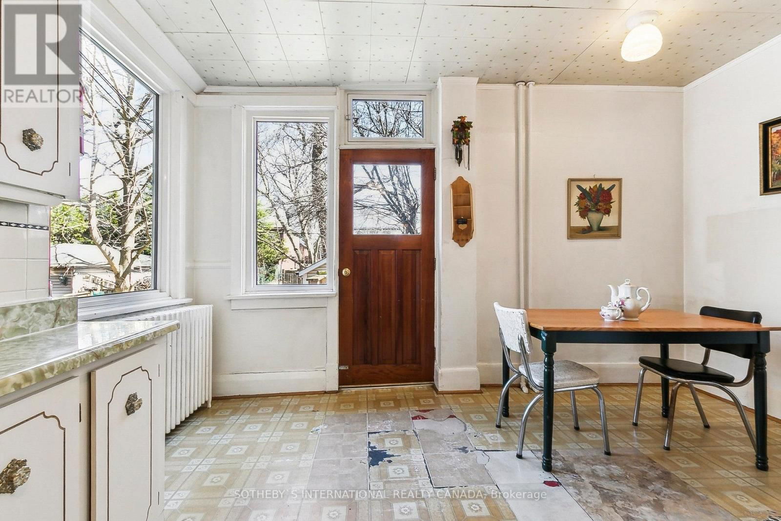 143 FAIRVIEW AVENUE Image 15