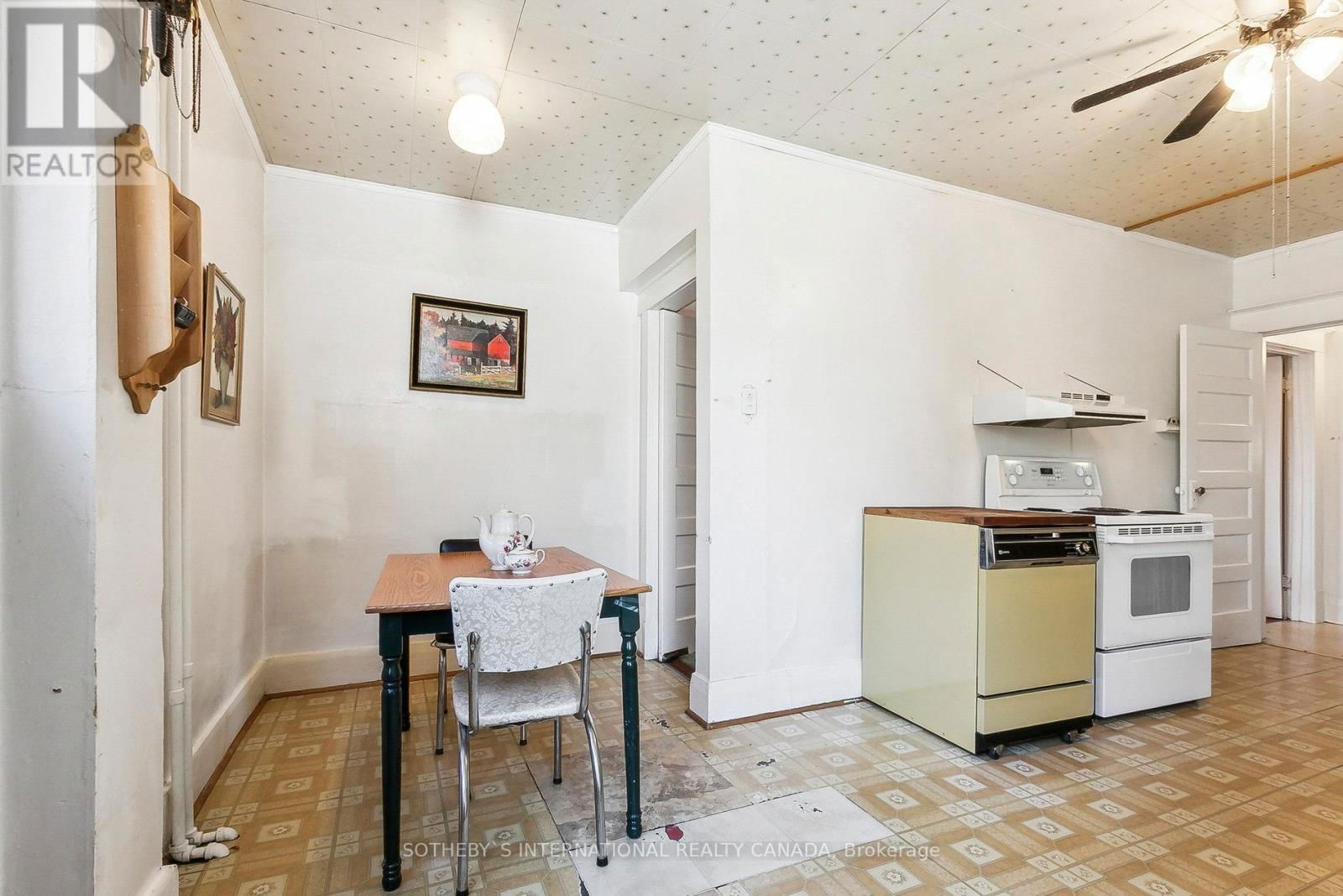 143 FAIRVIEW AVENUE Image 16