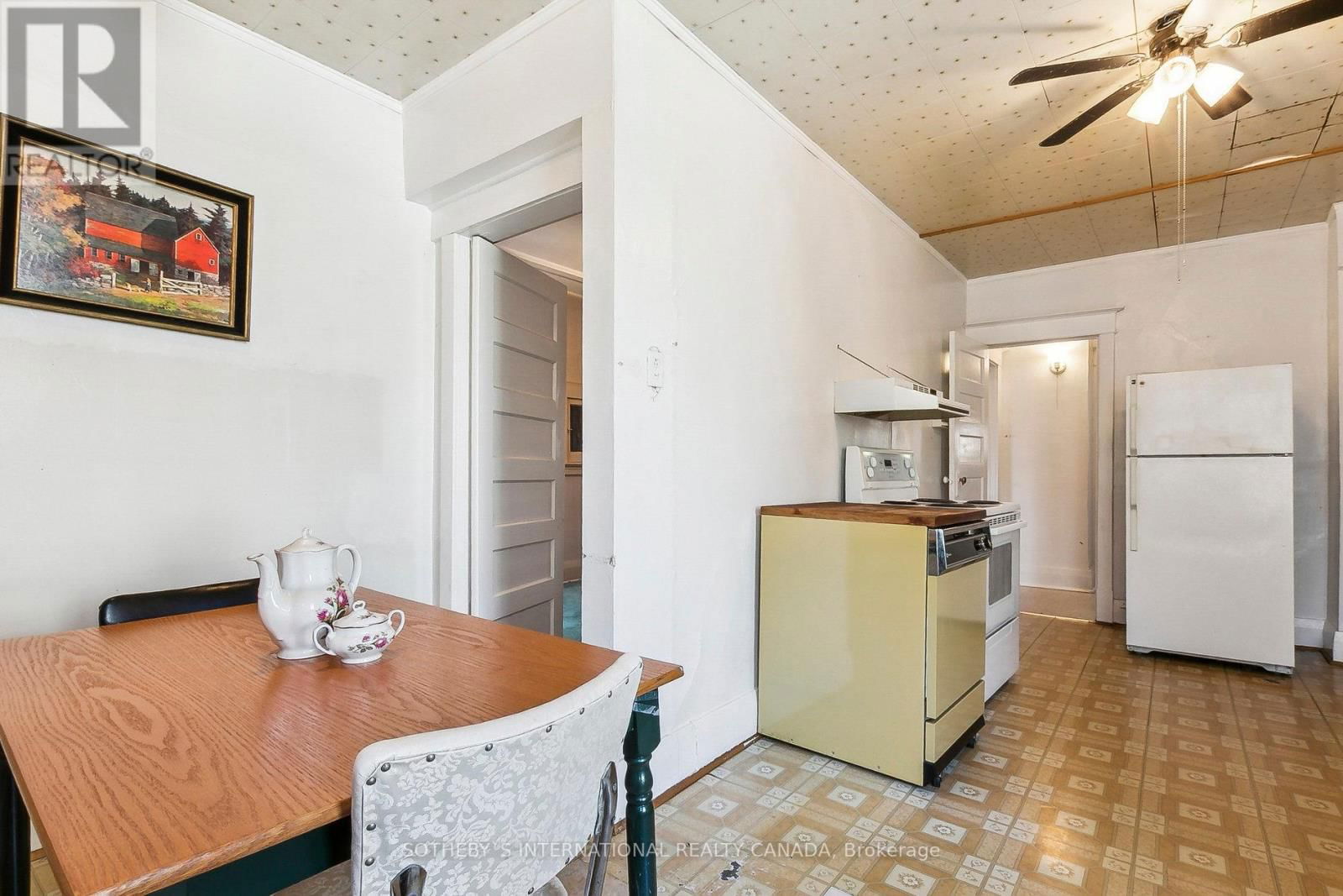 143 FAIRVIEW AVENUE Image 17
