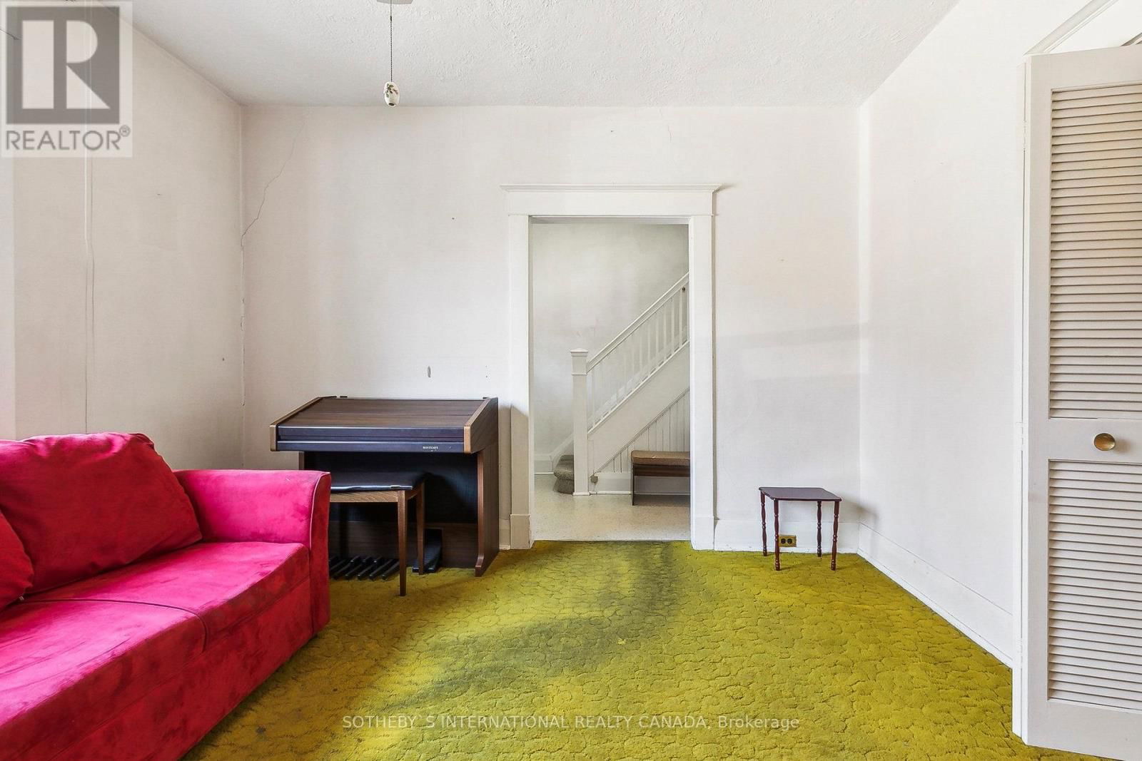 143 FAIRVIEW AVENUE Image 8