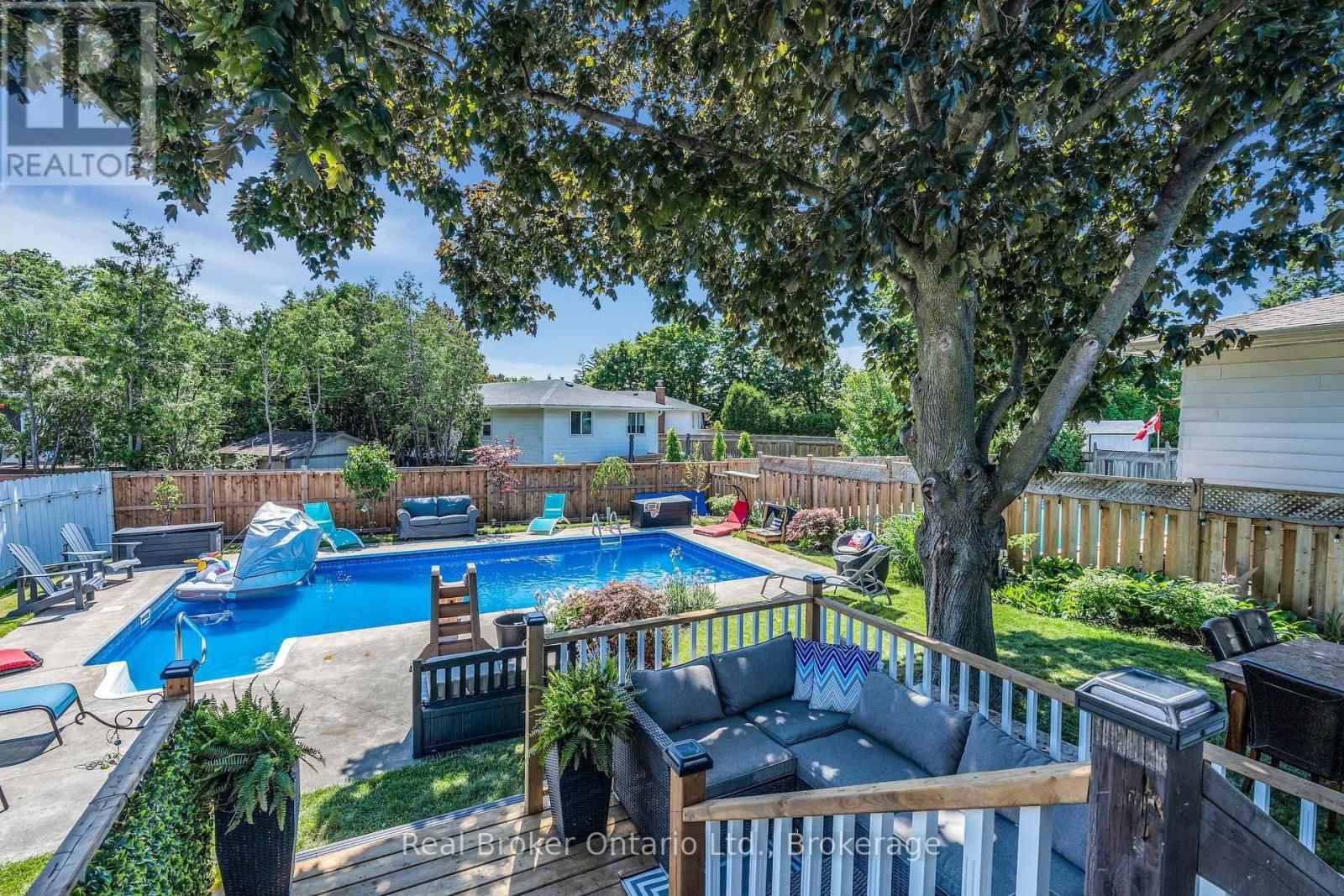 692 WOODVIEW ROAD Image 27