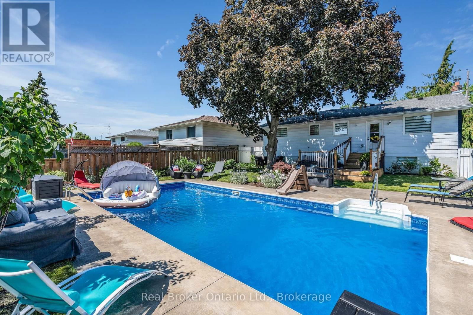 692 WOODVIEW ROAD Image 29