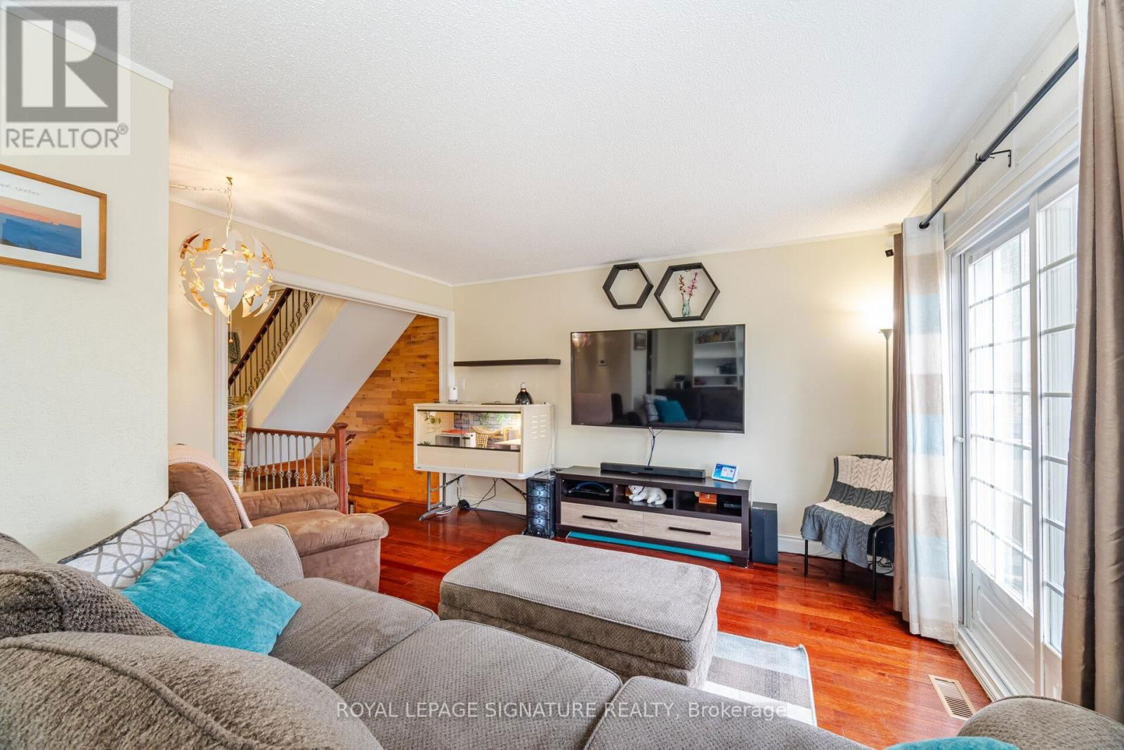 136 MARTINDALE CRESCENT Image 10