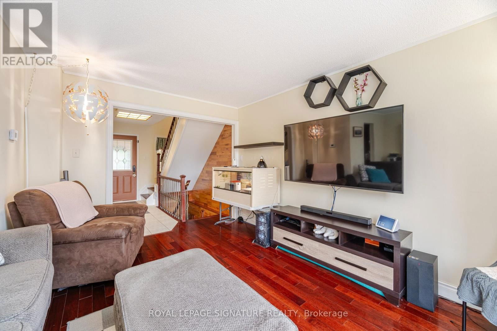 136 MARTINDALE CRESCENT Image 12