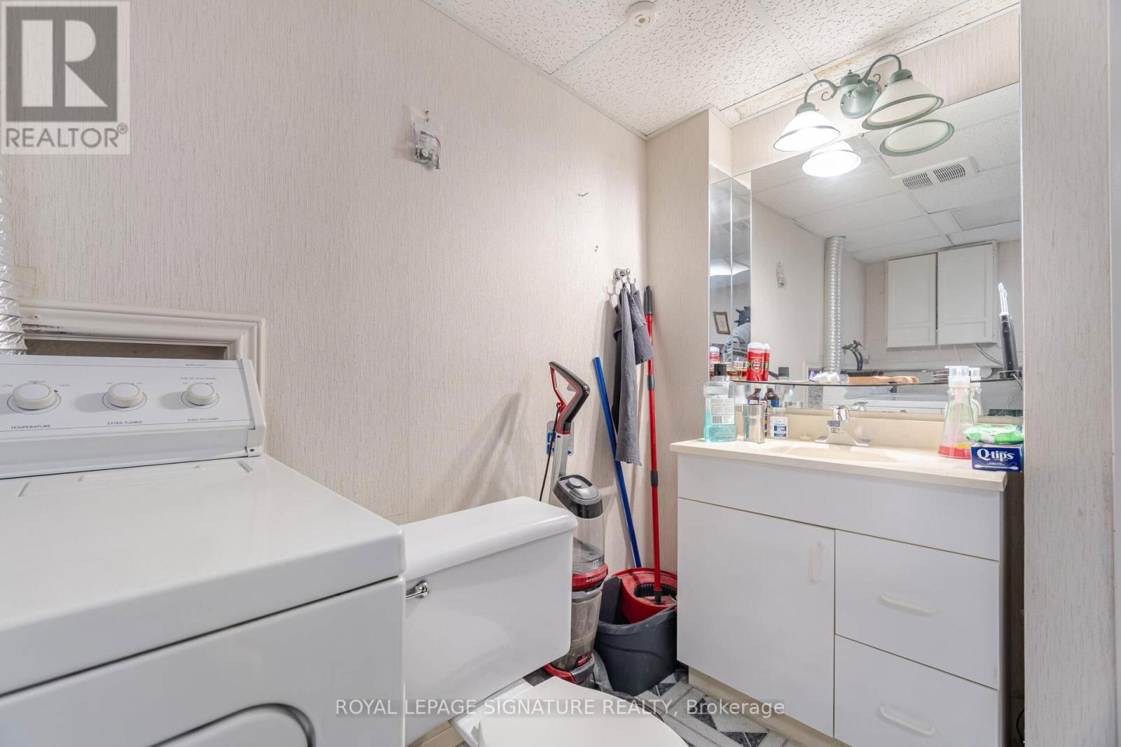136 MARTINDALE CRESCENT Image 35